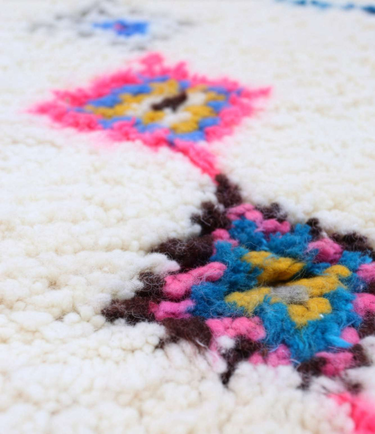 Vibrant -Style Boho Shag Beni Ourain Rug - handwoven Moroccan rug